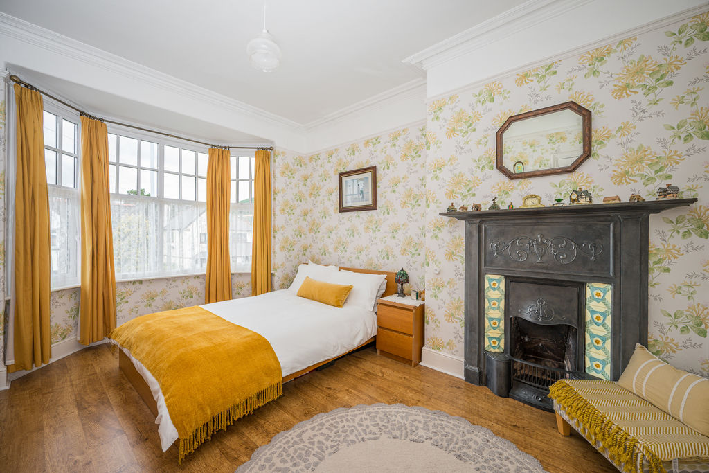 Bedroom- click for photo gallery